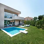 Sunblue Boutique Villa