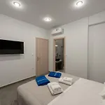 Villa Sunblue Boutique *